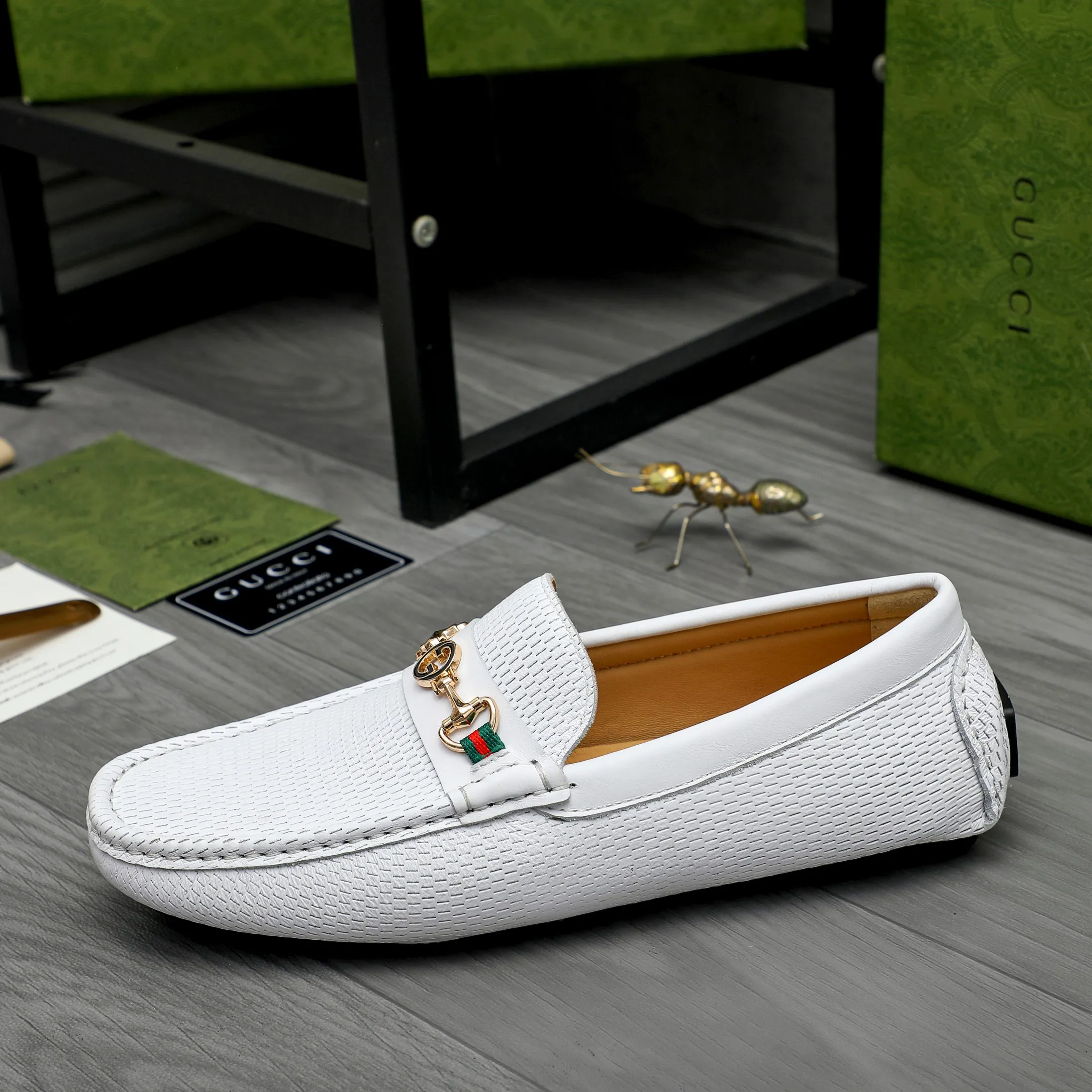 Men's shoes 💰p420 Product trademark: GUCCI (Gucci) casual slip-on men's shoes Regular size: 38-44 Product materials: Selected hollow cowhide upper, sheepskin lining, rubber outsole